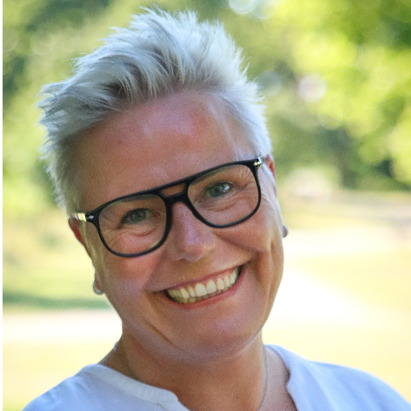  Gabriele Schmidt